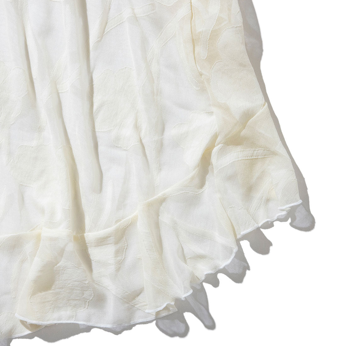 アナスイエヌワイシー ANNA SUI NYC ラッフルシフォンキャミソール（RUFFLED CHIFFON CAMISOLE） （WHITE） WHITE