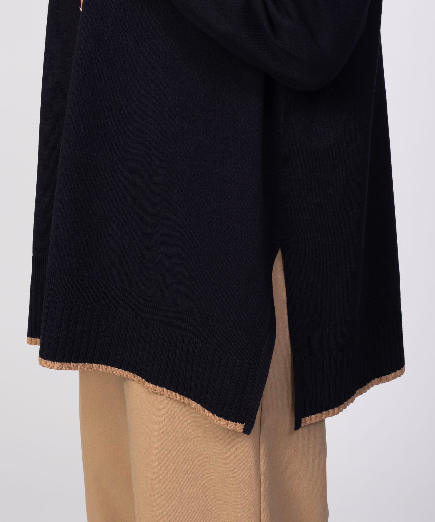 HusHusH Color Block V-Neck Cardigan