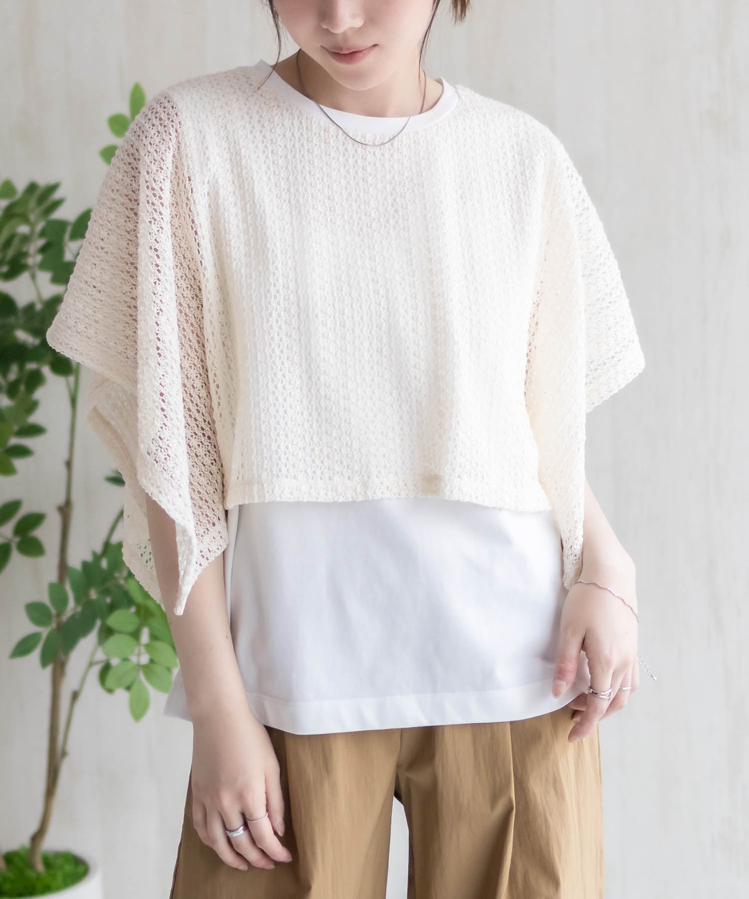 ハッシュアッシュ HusHusH ケープ調Tシャツ （ホワイト） ホワイト