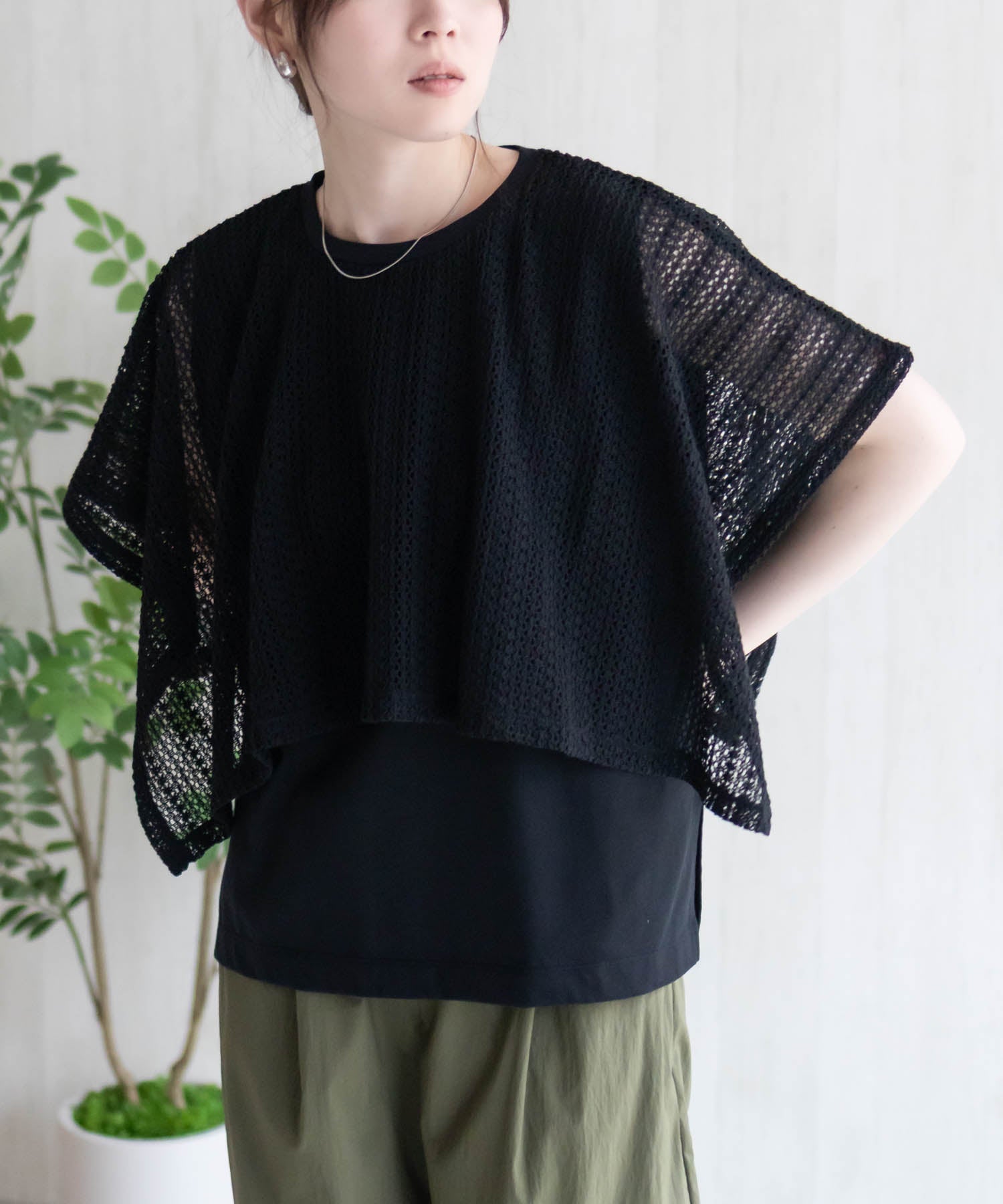 ハッシュアッシュ HusHusH ケープ調Tシャツ （ブラック） ブラック