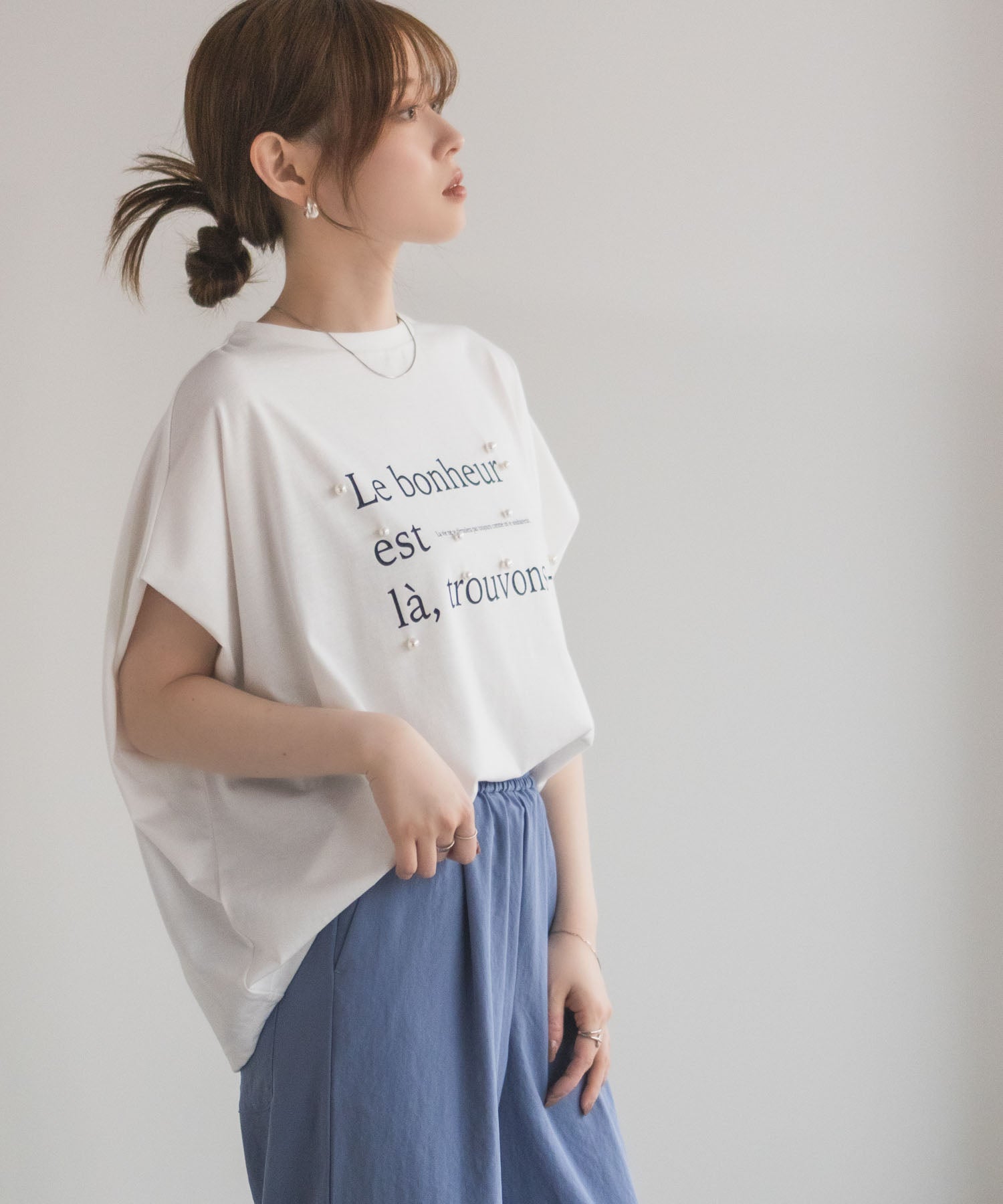 ハッシュアッシュ HusHusH パール使いプリントドルマンTシャツ （ベージュ） ベージュ