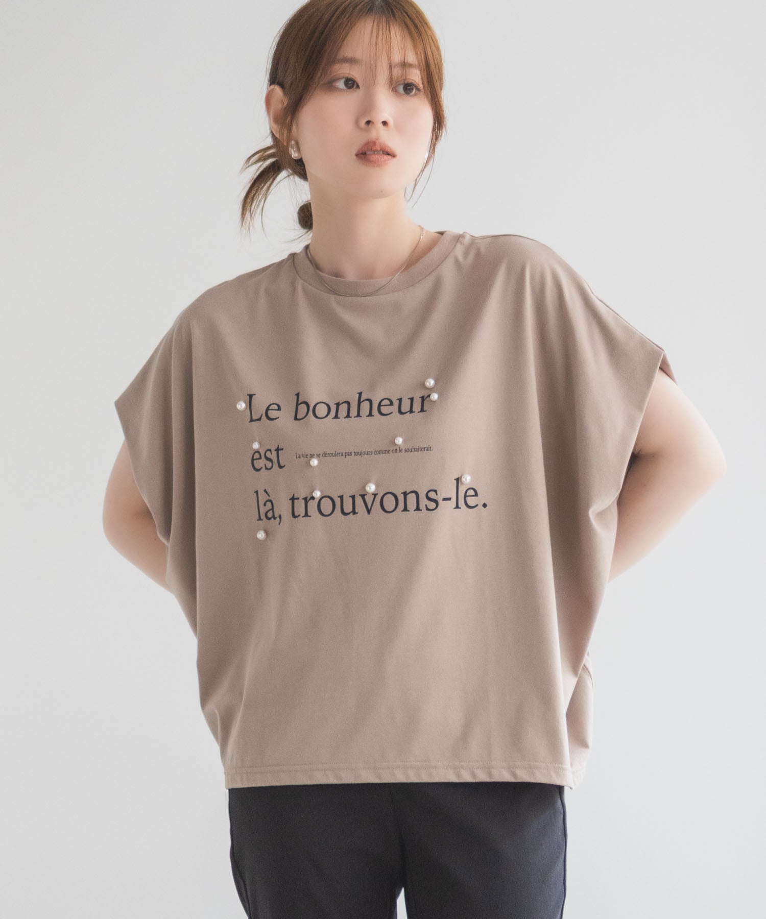 ハッシュアッシュ HusHusH パール使いプリントドルマンTシャツ （ベージュ） ベージュ