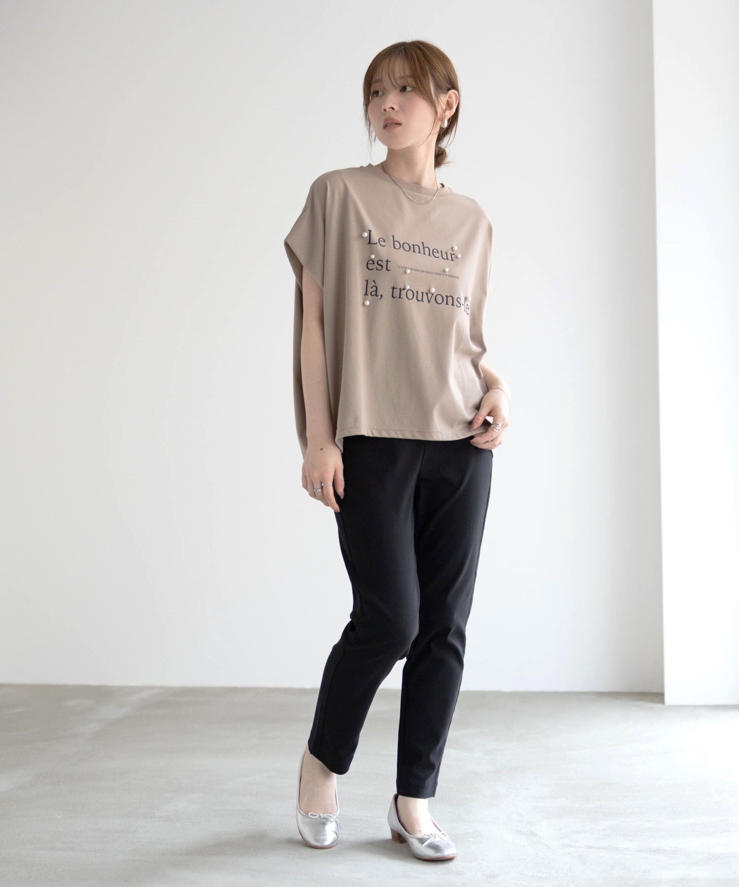 ハッシュアッシュ HusHusH パール使いプリントドルマンTシャツ （ベージュ） ベージュ