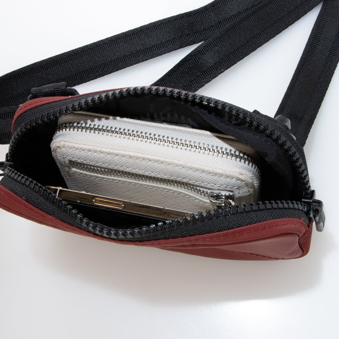 Hunter Nylon Keeper Phone Pouch