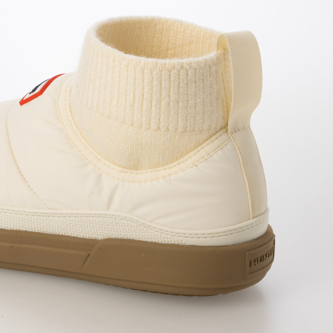 ハンター HUNTER レディース イン/アウト パファー ニッテッド カフ ブーツ （シェイデッド ホワイト / ガム） シェイデッド ホワイト / ガム