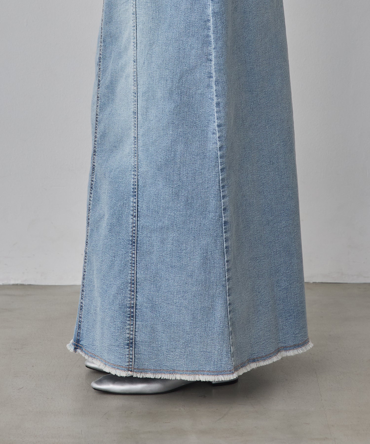 ハンチ hunch ストレッチデニム ナロースカート （ライトインディゴブルー） ライトインディゴブルー