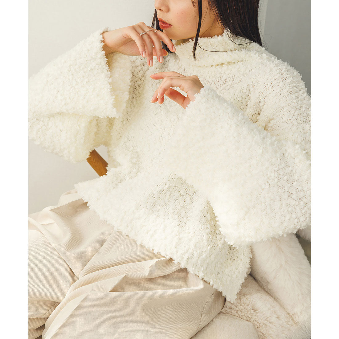 Hunch Boucle High Neck Short Knit