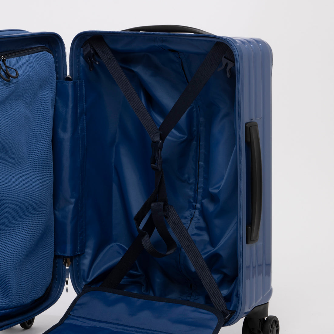 アジア・ラゲージ Asia Luggage トップオープン / 高純度ポリカーボネイト100% / 2way式TSAロック搭載 / 15インチPC収納可能/軽量/機内持ち込みサイズ ALI-6000TP-18 [2?3泊] 37L （アッシュブルー） アッシュブルー