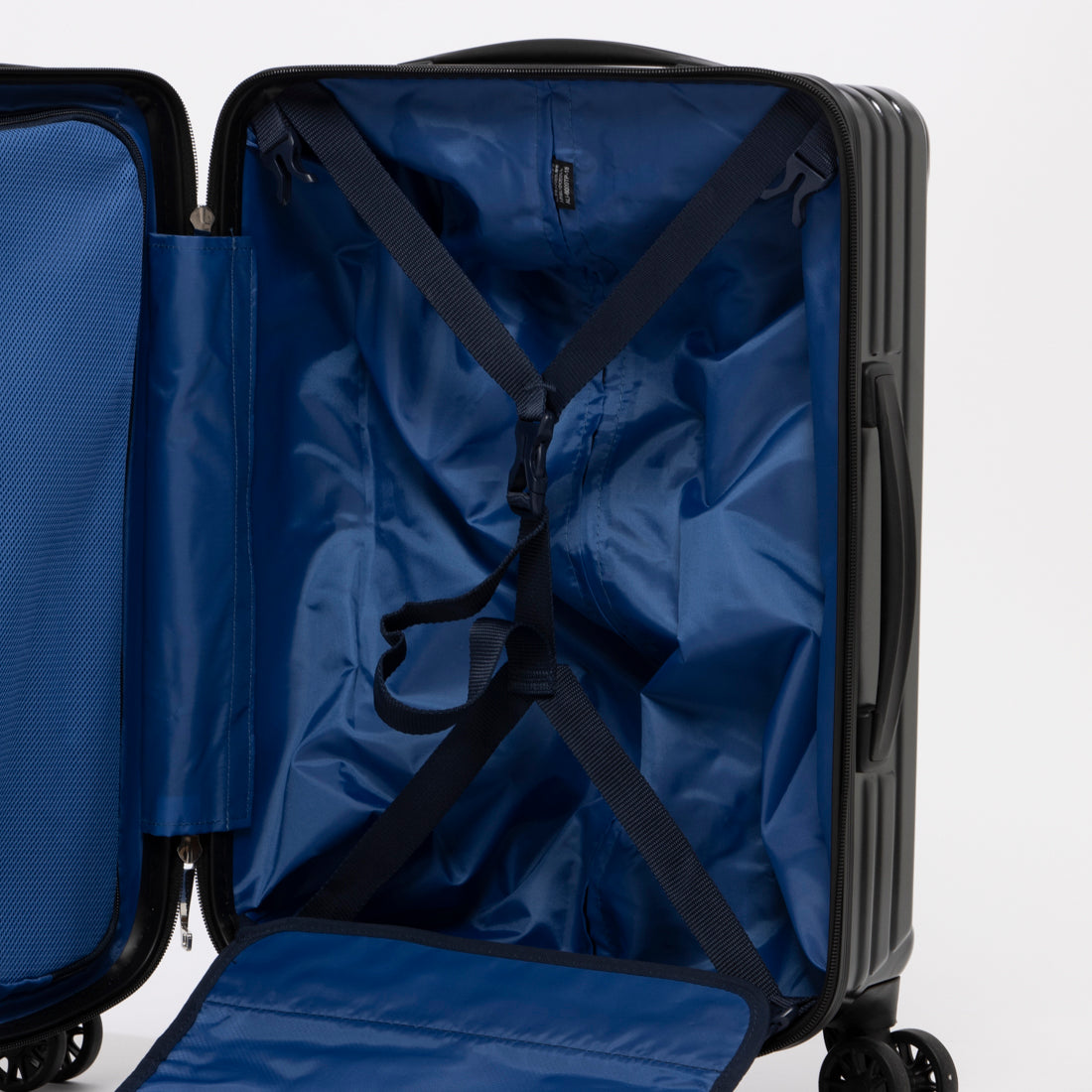 アジア・ラゲージ Asia Luggage トップオープン / 高純度ポリカーボネイト100% / 2way式TSAロック搭載 / 15インチPC収納可能/軽量/機内持ち込みサイズ ALI-6000TP-18 [2?3泊] 37L （マットブラック） マットブラック
