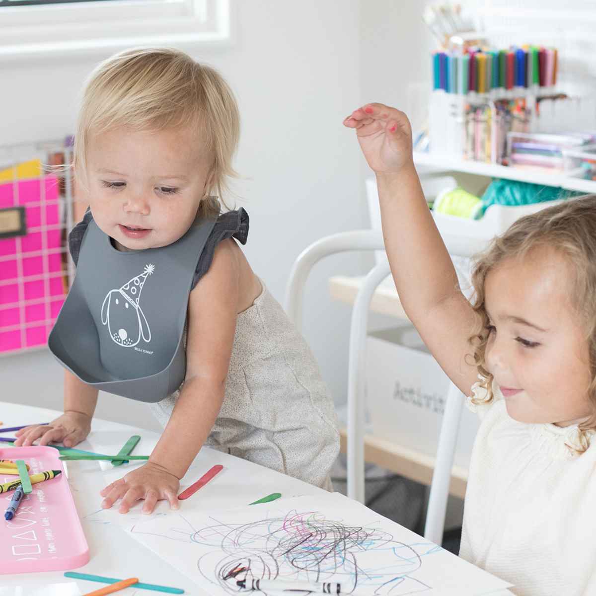 Bella Tunno Wonder Bib, silicone, for ages 6 months to 3 years [Non-returnable item]