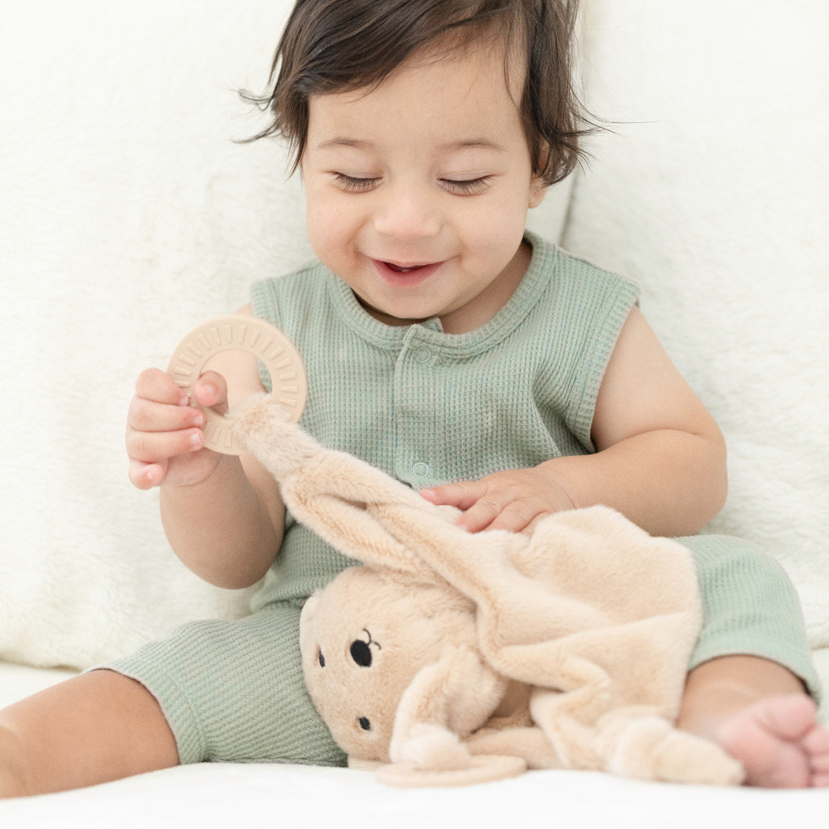 ベラトゥーノ BELLA TUNNO 歯固め Teether Buddy ぬいぐるみ ラトル