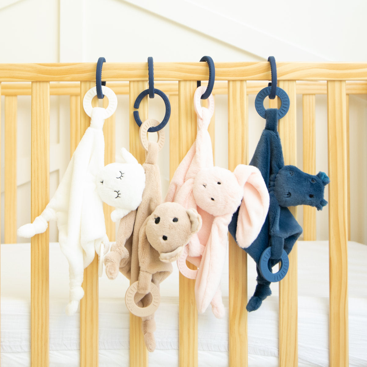 ベラトゥーノ BELLA TUNNO 歯固め Teether Buddy ぬいぐるみ ラトル