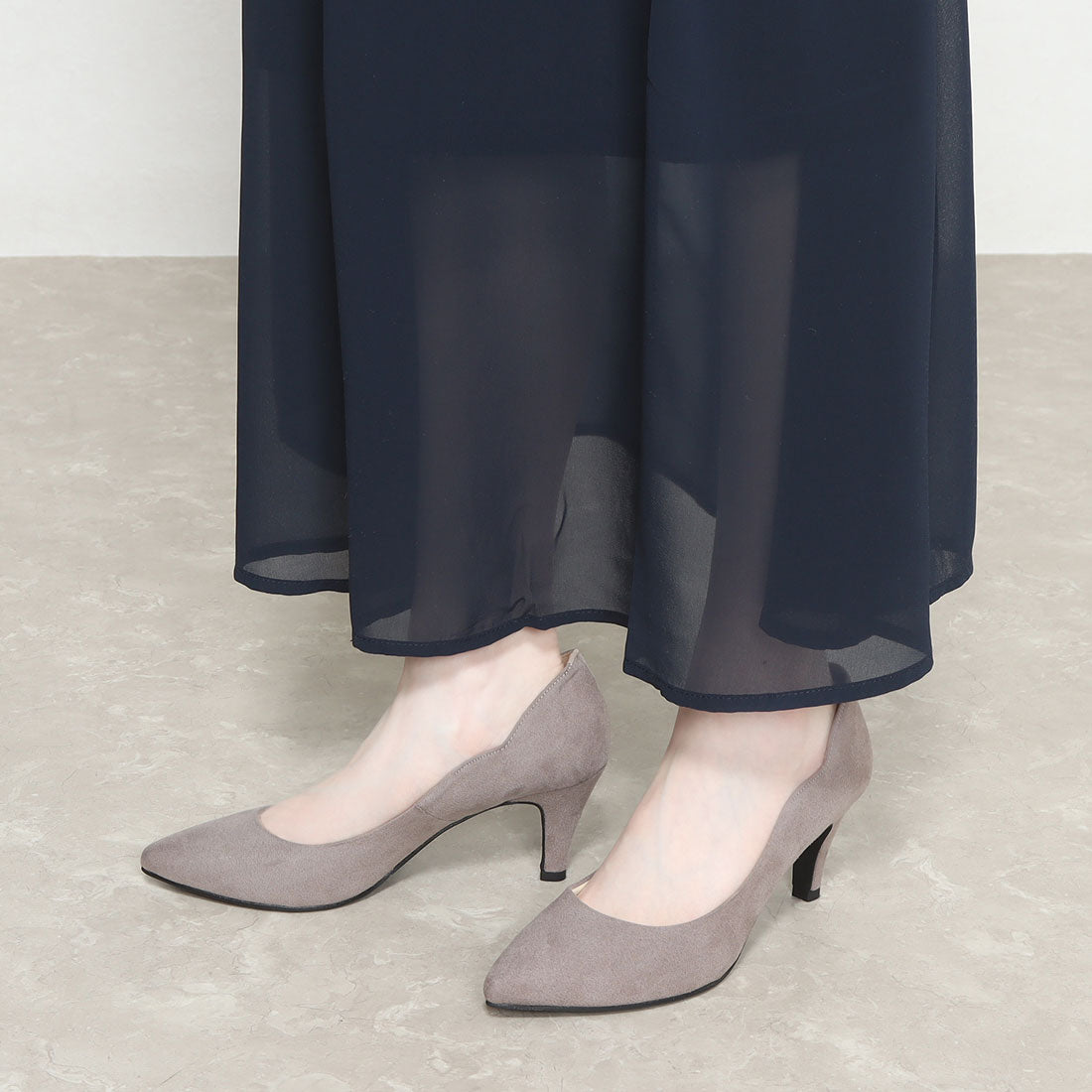 アイケープラス IKplus 【日本製】【ネット限定】【レイン対応】美脚スタイルフラワーカットパンプス【晴雨兼用】■ブラックスムース■