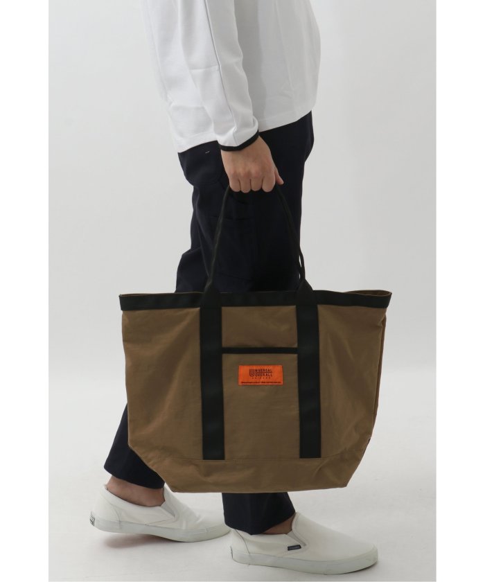 イッカ ikka UNIVERSAL OVERALL Washerトートバッグ （オリーブ） オリーブ