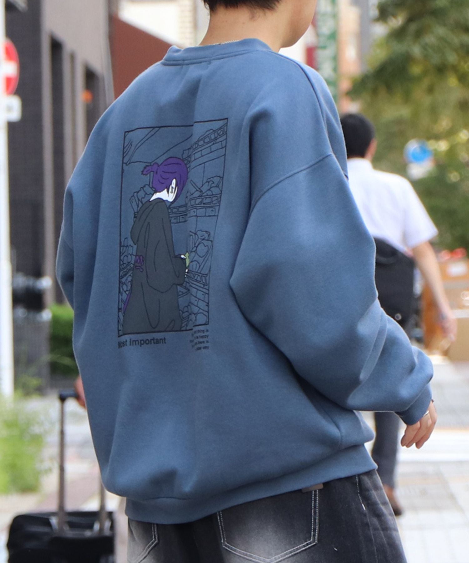 イルズ ILL'S イラストバックプリント ワンポイント刺繍 ビッグシルエット プルオーバースウェット カットソー ユニセックス （ブルー） ブルー
