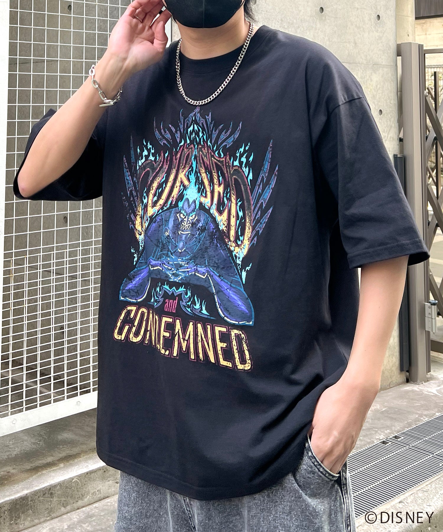 イルズ ILL'S Disney ディズニー Villains ヴィランズ ヴィンテージライク ピグメント加工 ビッグシルエット 半袖プリントTシャツ カットソー ユニセックス （ブラック） ブラック