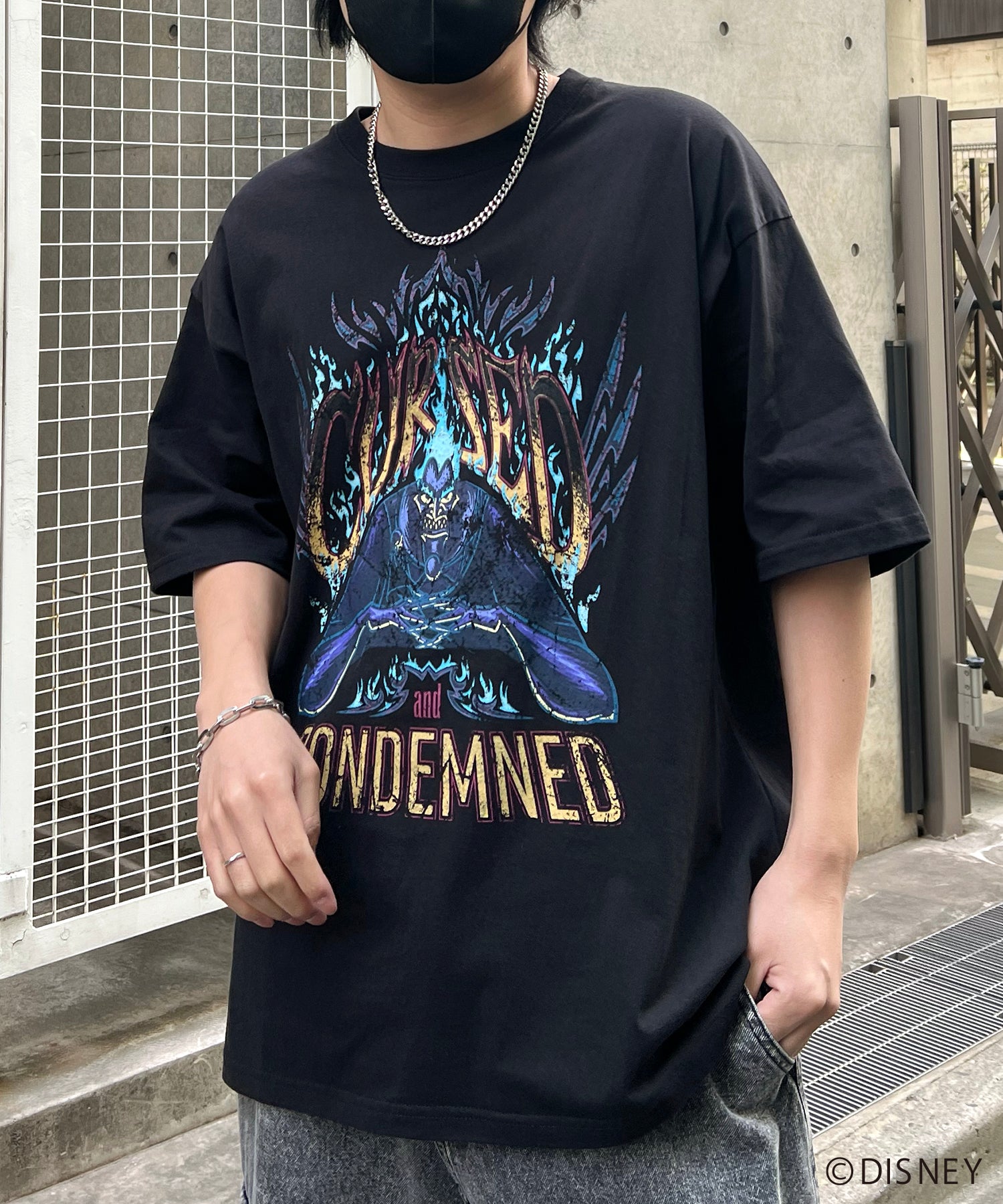 イルズ ILL'S Disney ディズニー Villains ヴィランズ ヴィンテージライク ピグメント加工 ビッグシルエット 半袖プリントTシャツ カットソー ユニセックス （ブラック） ブラック