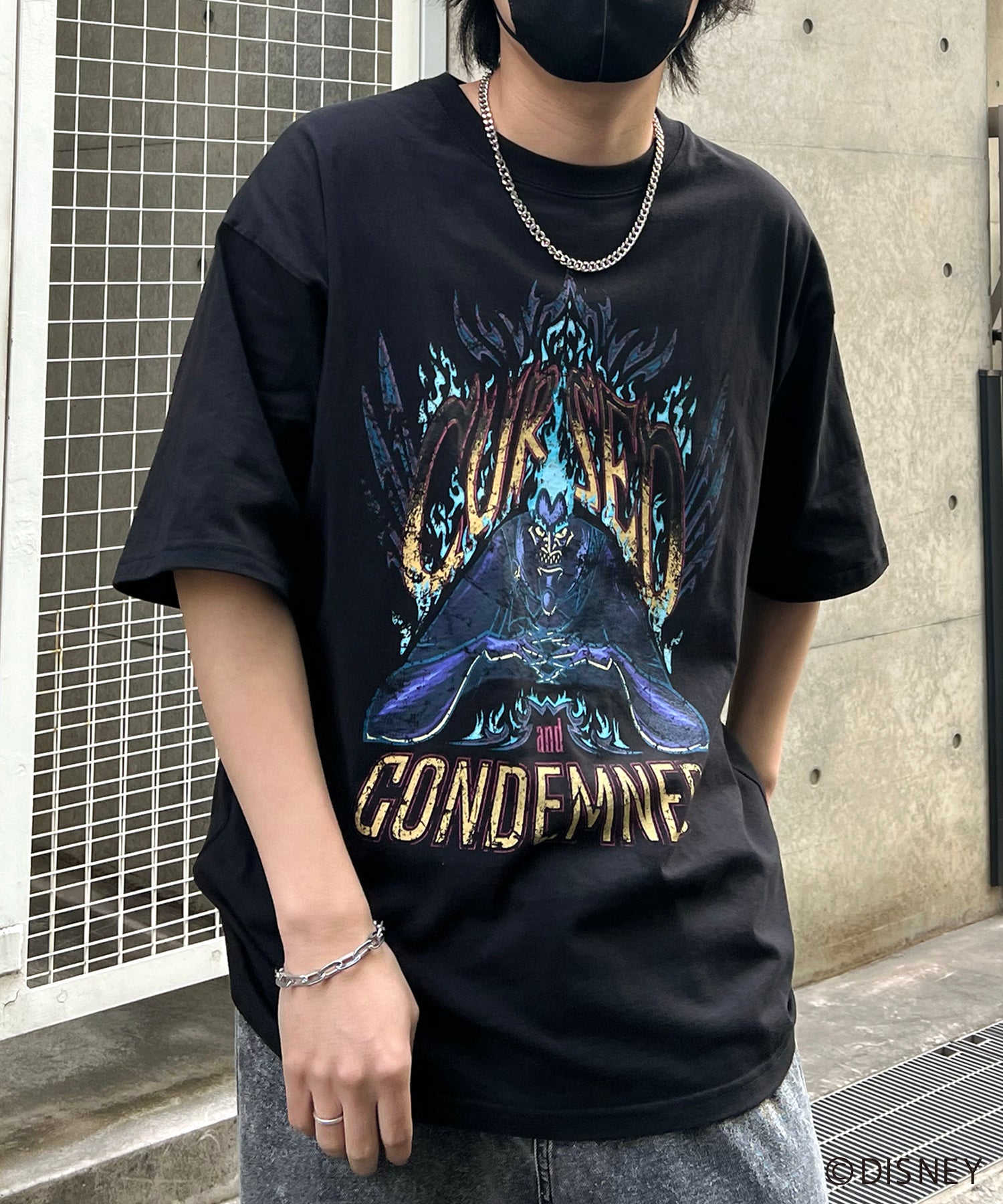 イルズ ILL'S Disney ディズニー Villains ヴィランズ ヴィンテージライク ピグメント加工 ビッグシルエット 半袖プリントTシャツ カットソー ユニセックス （ブラック） ブラック