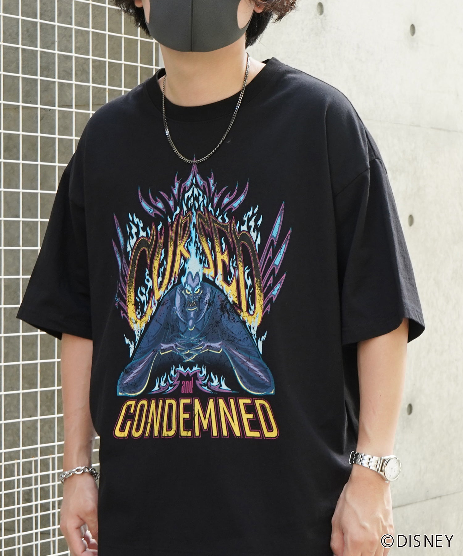 イルズ ILL'S Disney ディズニー Villains ヴィランズ ヴィンテージライク ピグメント加工 ビッグシルエット 半袖プリントTシャツ カットソー ユニセックス （ブラック） ブラック