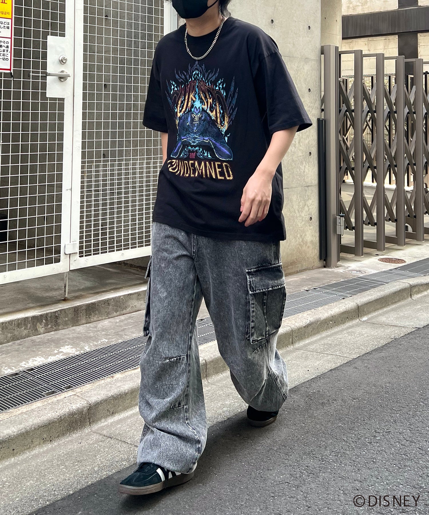 イルズ ILL'S Disney ディズニー Villains ヴィランズ ヴィンテージライク ピグメント加工 ビッグシルエット 半袖プリントTシャツ カットソー ユニセックス （ブラック） ブラック