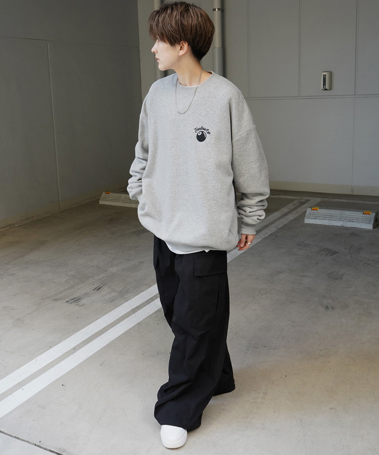 イルズ ILL'S 8ボール / ダイス ワンポイント刺繍ロゴ ビッグシルエット プルオーバースウェット （シュガーグレー） シュガーグレー