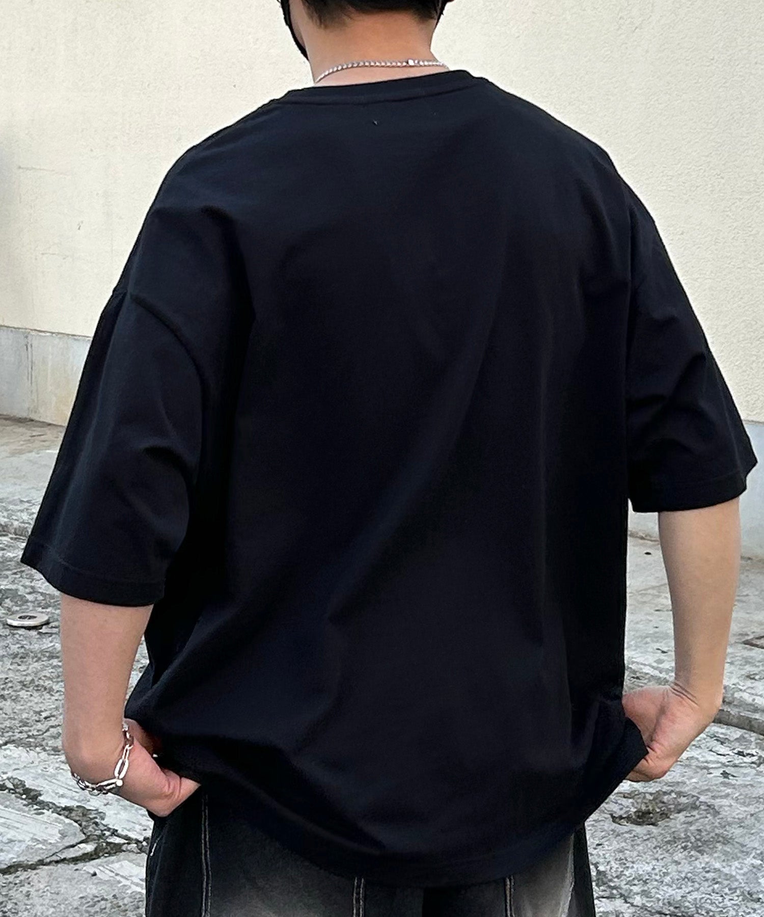 イルズ ILL'S ヴィンテージライク ロックプリント レトロ ピグメント加工 ビッグシルエット半袖バンドTシャツ （ブラック） ブラック