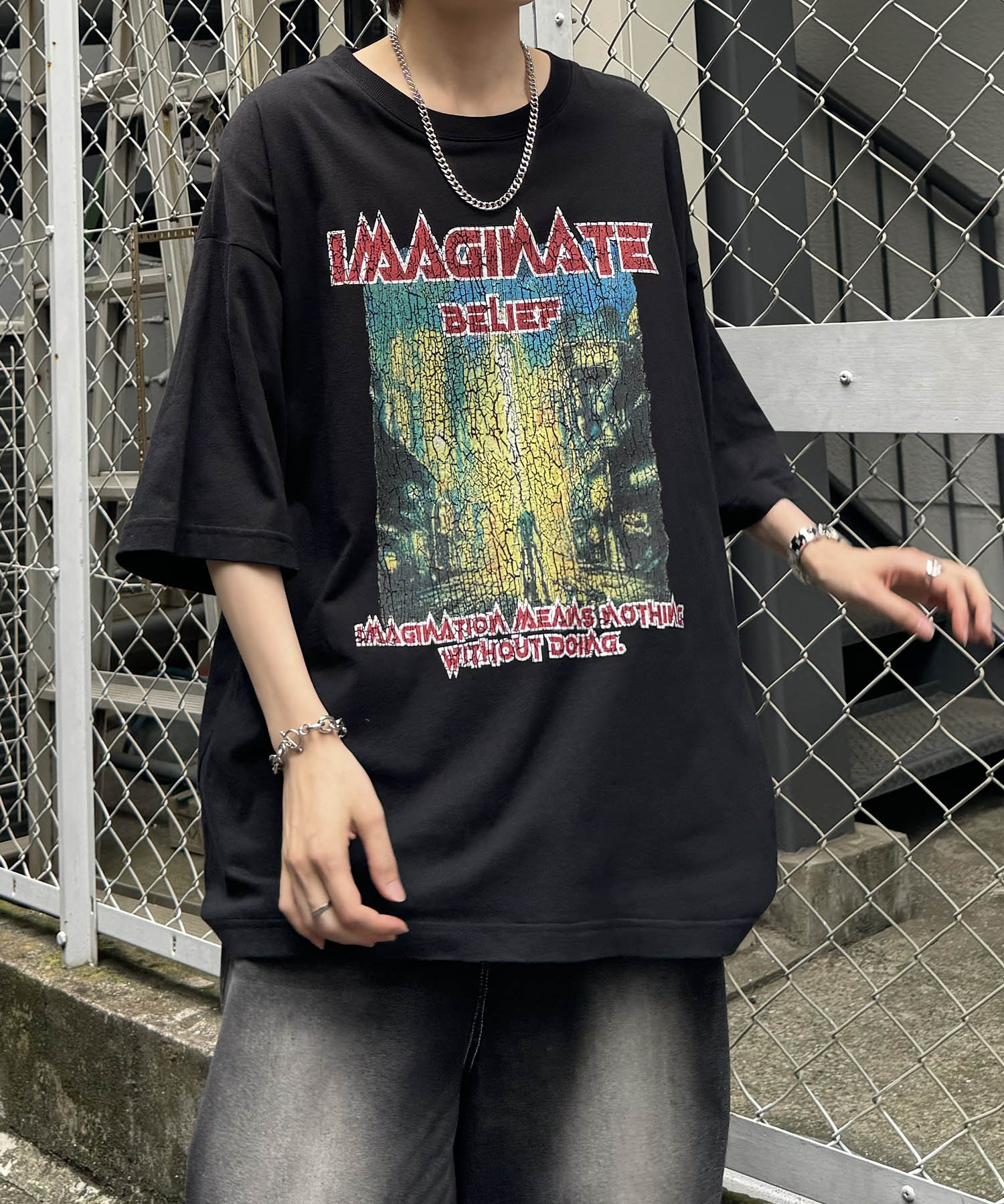 イルズ ILL'S ヴィンテージライク ロックプリント レトロ ピグメント加工 ビッグシルエット半袖バンドTシャツ （ブラック） ブラック