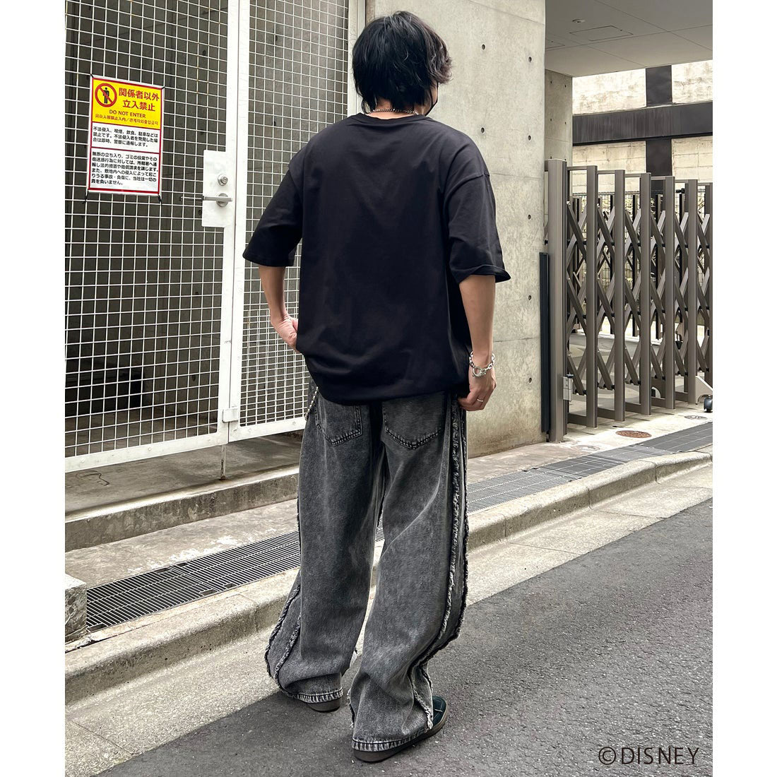 イルズ ILL'S Disney ディズニー Villains ヴィランズ ヴィンテージライク ピグメント加工 ビッグシルエット 半袖プリントTシャツ カットソー ユニセックス （ブラック） ブラック