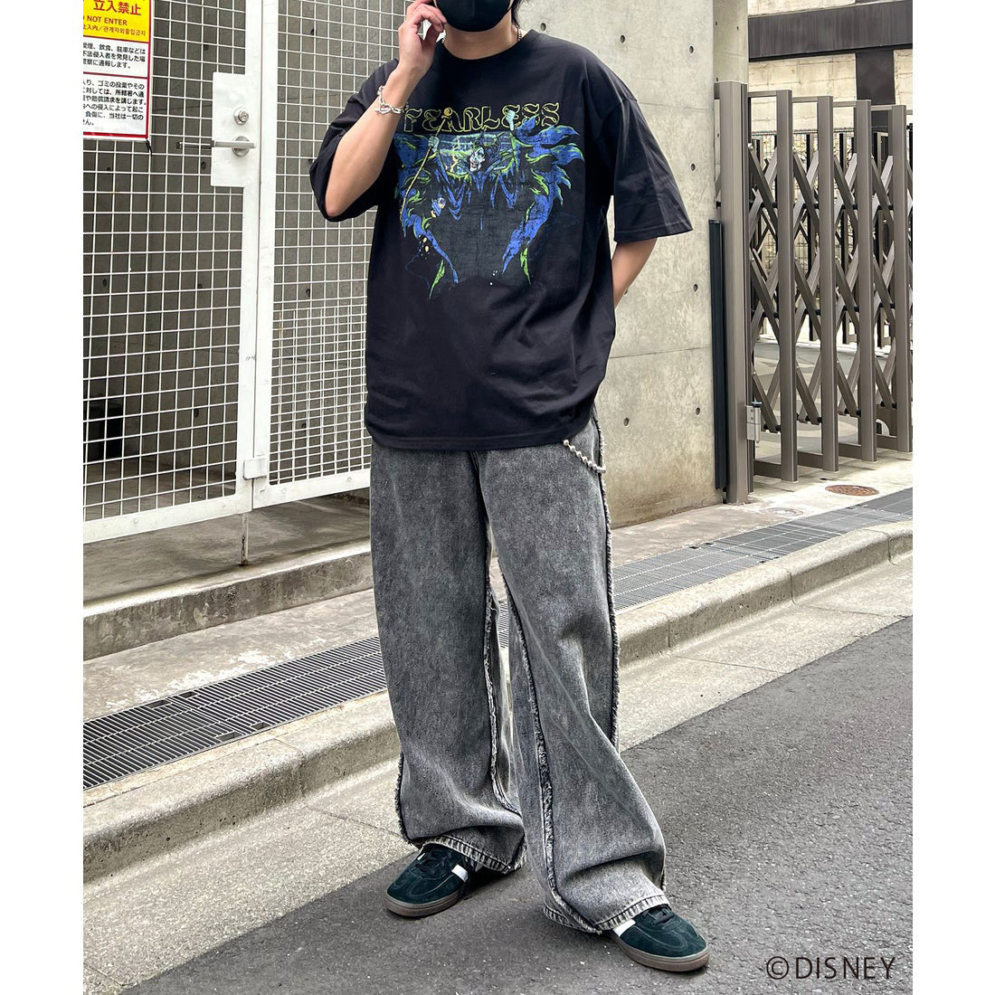 イルズ ILL'S Disney ディズニー Villains ヴィランズ ヴィンテージライク ピグメント加工 ビッグシルエット 半袖プリントTシャツ カットソー ユニセックス （ブラック） ブラック