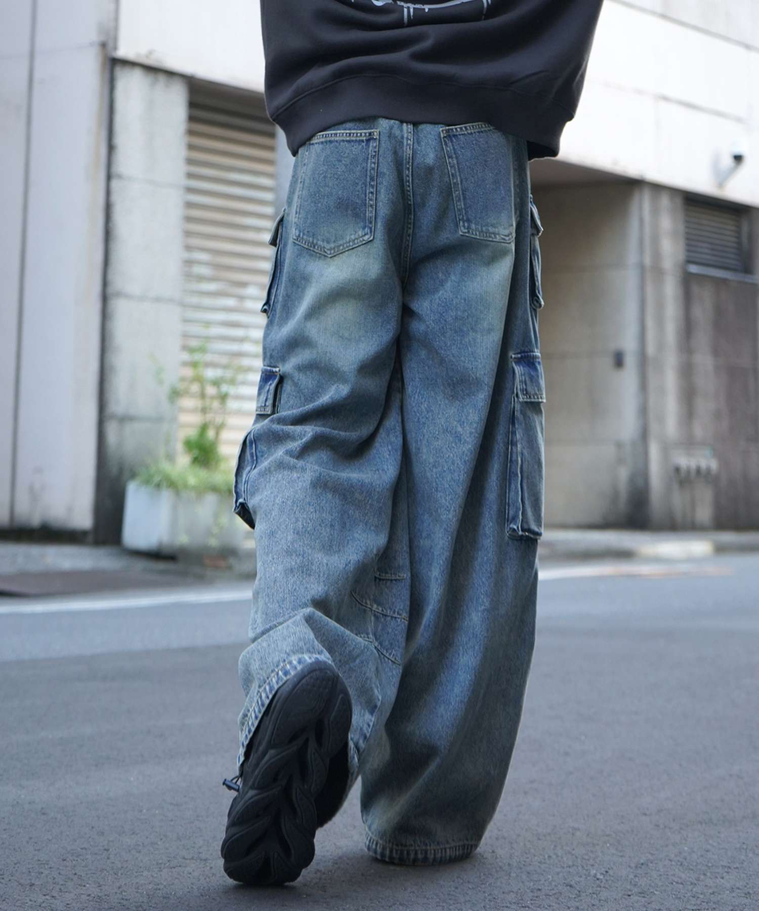 イルズ ILL'S ヴィンテージメイク レトロライク Y2Kグランジ ケミカル加工 マルチポケットデニムカーゴパンツ （サックス） サックス