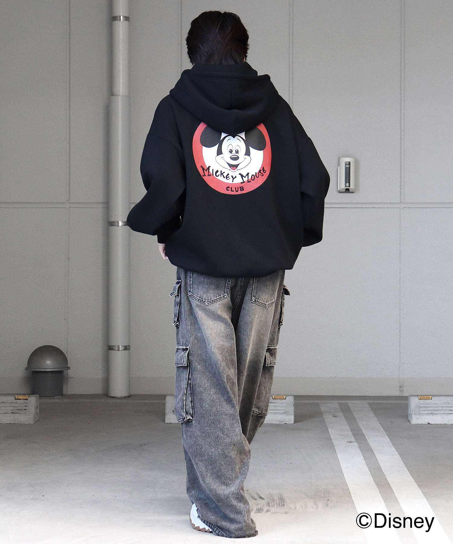 イルズ ILL'S Disney ディズニー ワンポイント刺繍 バックプリント ビッグシルエットプルオーバーフーディー パーカー ユニセックス （ブラック） ブラック