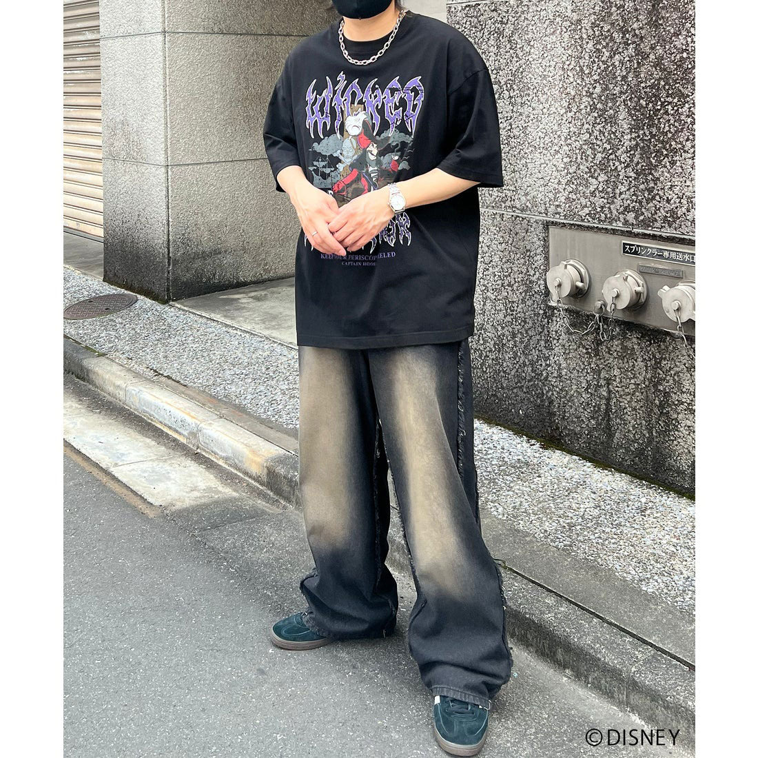 イルズ ILL'S Disney ディズニー Villains ヴィランズ ヴィンテージライク ピグメント加工 ビッグシルエット 半袖プリントTシャツ カットソー ユニセックス （ブラック） ブラック