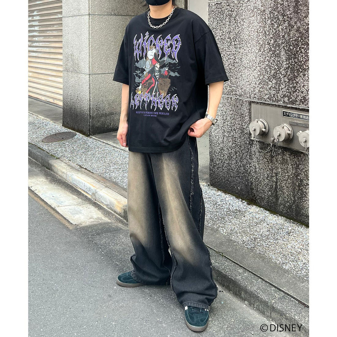 イルズ ILL'S Disney ディズニー Villains ヴィランズ ヴィンテージライク ピグメント加工 ビッグシルエット 半袖プリントTシャツ カットソー ユニセックス （ブラック） ブラック
