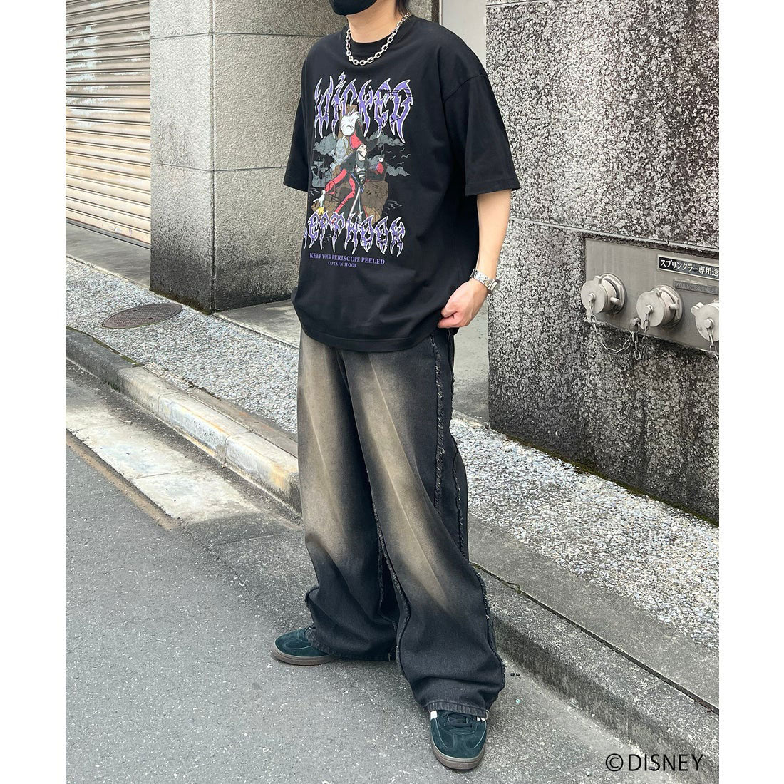 イルズ ILL'S Disney ディズニー Villains ヴィランズ ヴィンテージライク ピグメント加工 ビッグシルエット 半袖プリントTシャツ カットソー ユニセックス （ブラック） ブラック
