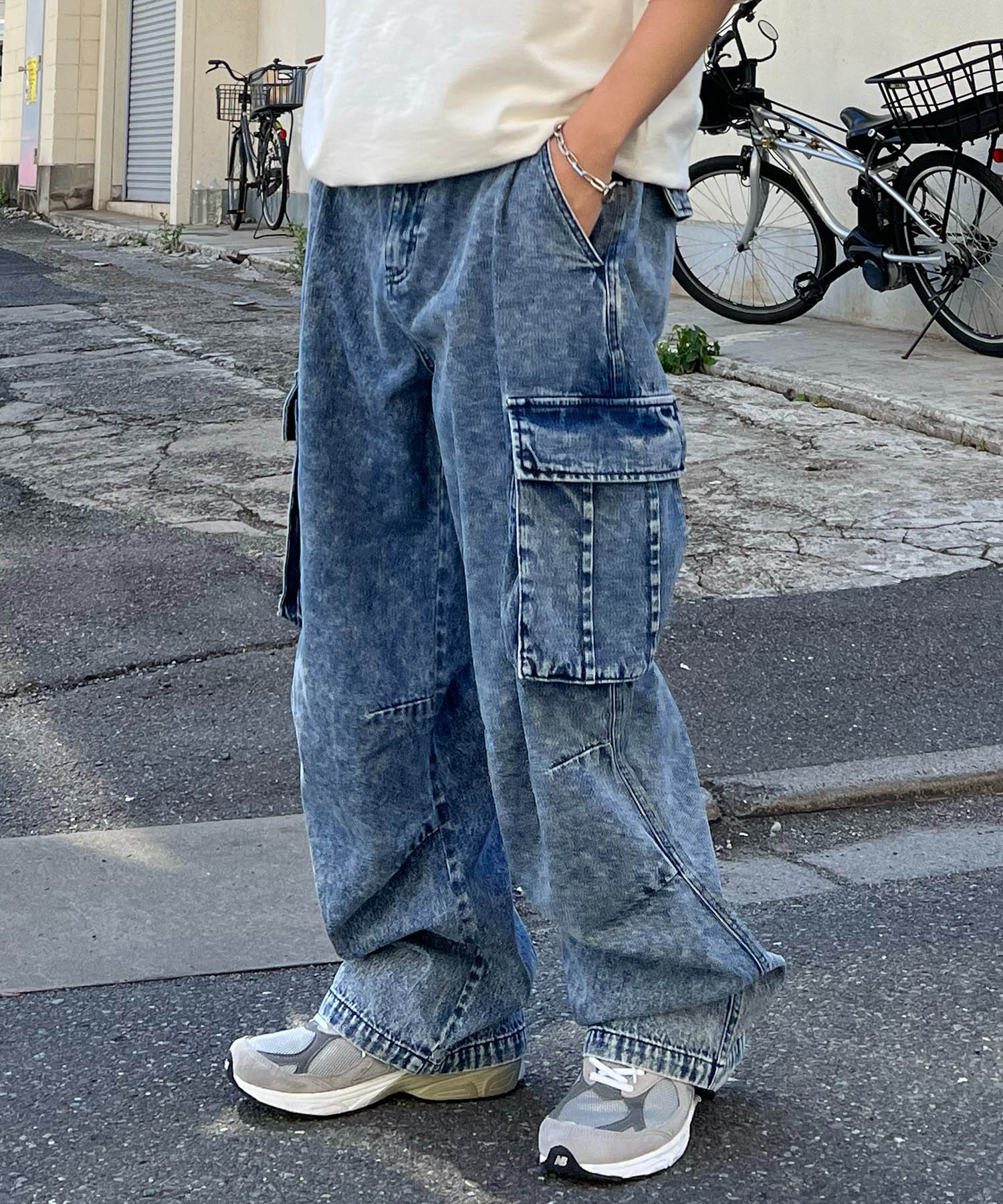 イルズ ILL'S ヴィンテージメイク レトロライク ケミカルウォッシュ ワイドカーゴ デニムパンツ （ブルー） ブルー