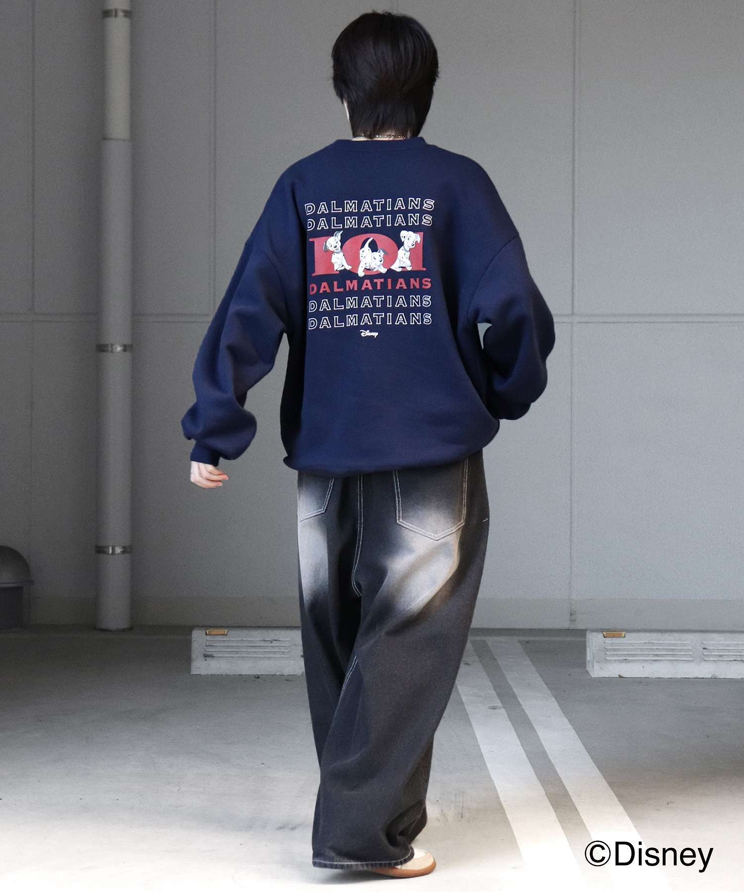 イルズ ILL'S ディズニーシリーズ ワンポイント刺繍 バックプリント ビッグシルエットプルオーバー クルースウェット ユニセックス （ネイビー） ネイビー