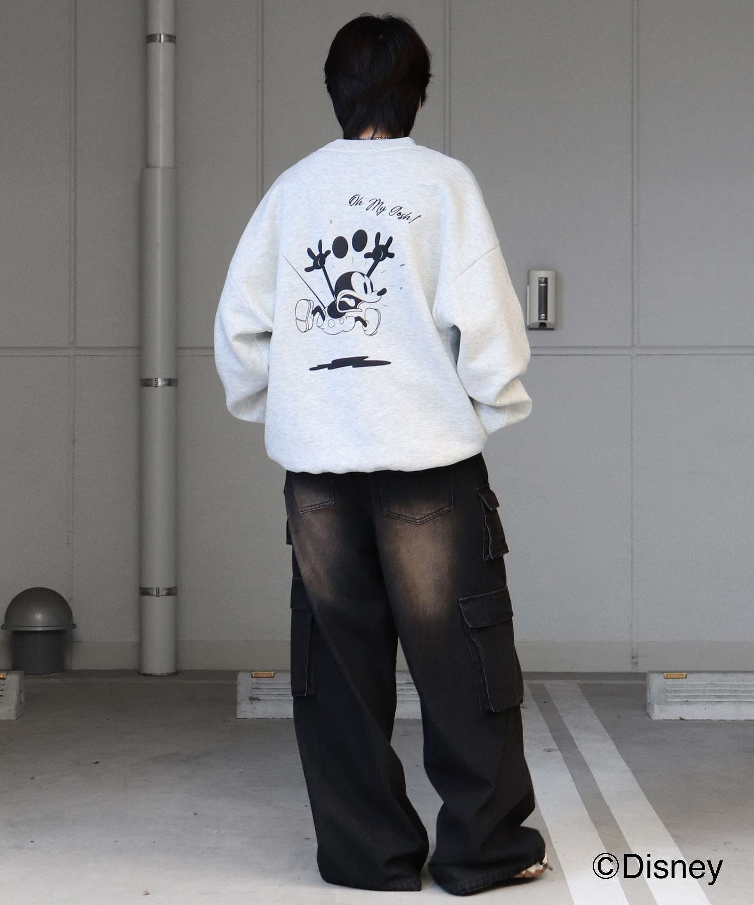 イルズ ILL'S ディズニーシリーズ ワンポイント刺繍 バックプリント ビッグシルエットプルオーバー クルースウェット ユニセックス （グレー） グレー