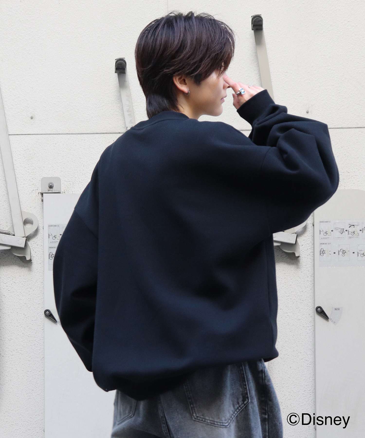 イルズ ILL'S ディズニーシリーズ ワンポイント刺繍 バックプリント ビッグシルエットプルオーバー クルースウェット ユニセックス （ブラック） ブラック