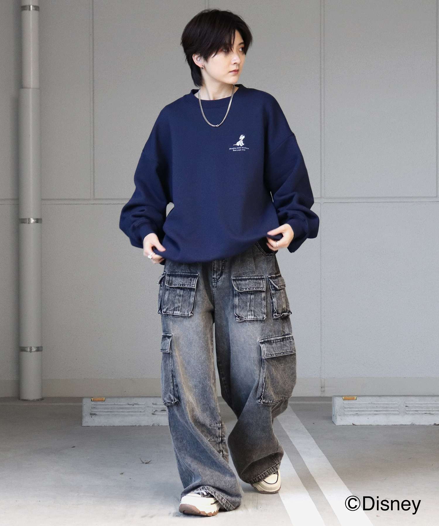 イルズ ILL'S ディズニーシリーズ ワンポイント刺繍 バックプリント ビッグシルエットプルオーバー クルースウェット ユニセックス （ネイビー） ネイビー