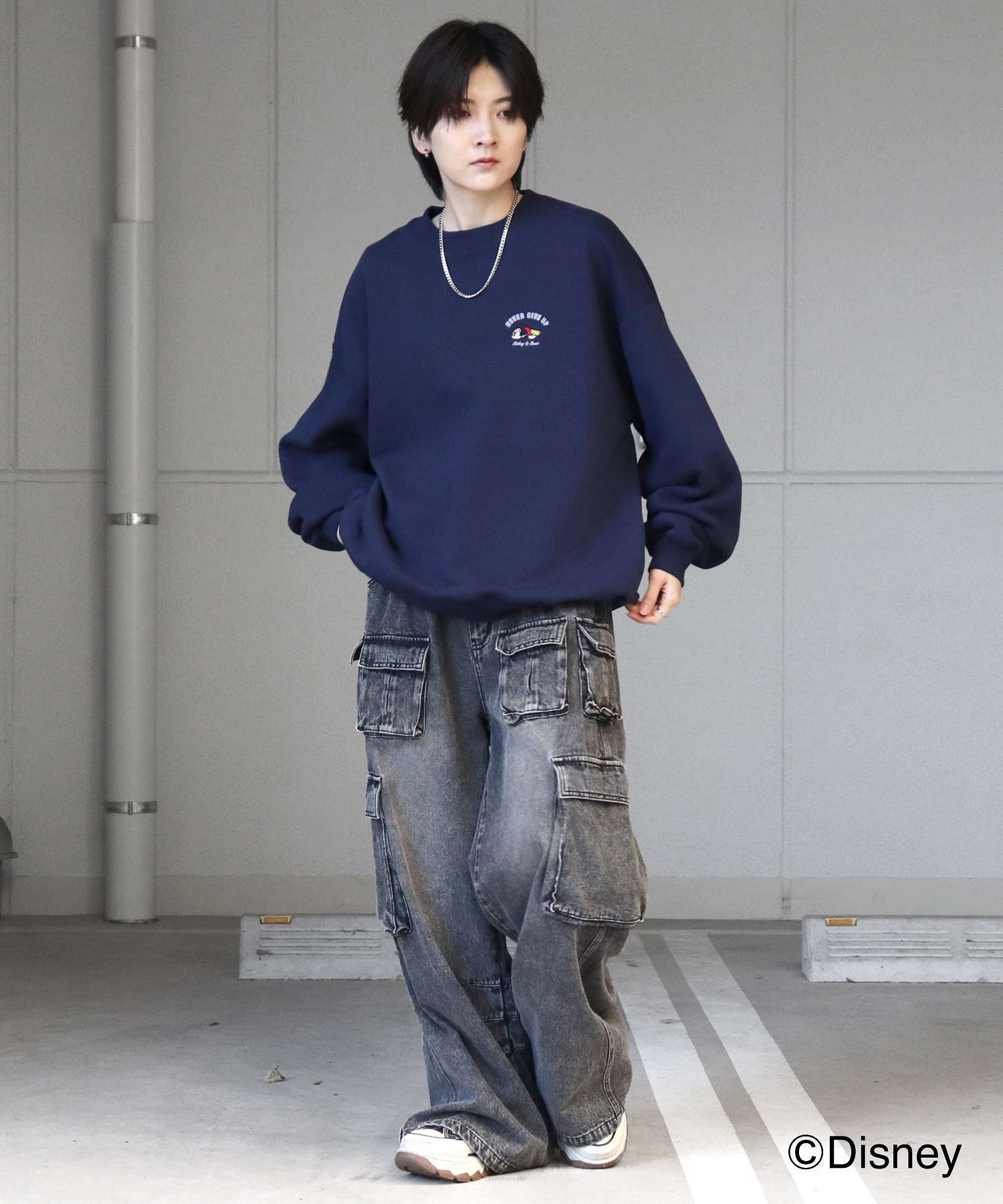 イルズ ILL'S ディズニーシリーズ ワンポイント刺繍 バックプリント ビッグシルエットプルオーバー クルースウェット ユニセックス （ネイビー） ネイビー