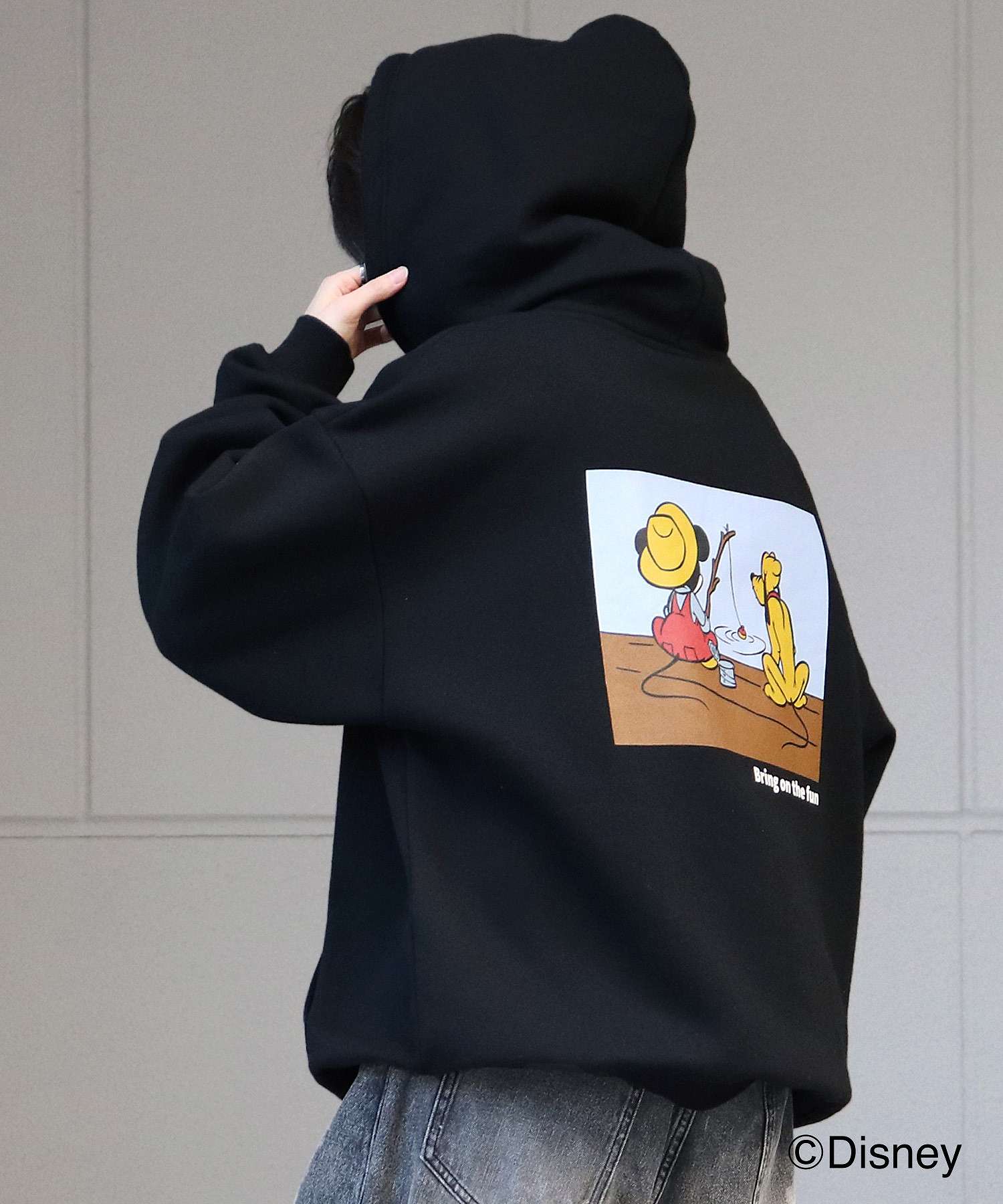 イルズ ILL'S Disney ディズニー ワンポイント刺繍 バックプリント ビッグシルエットプルオーバーフーディー パーカー ユニセックス （ブラック） ブラック