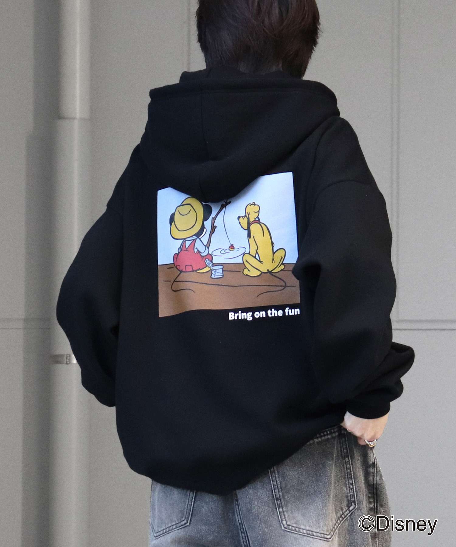 イルズ ILL'S Disney ディズニー ワンポイント刺繍 バックプリント ビッグシルエットプルオーバーフーディー パーカー ユニセックス （ブラック） ブラック