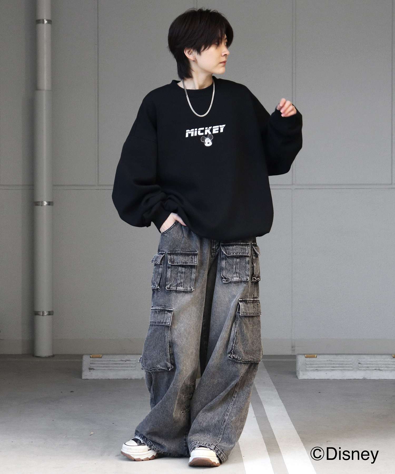 イルズ ILL'S ディズニーシリーズ ワンポイント刺繍 バックプリント ビッグシルエットプルオーバー クルースウェット ユニセックス （ブラック） ブラック