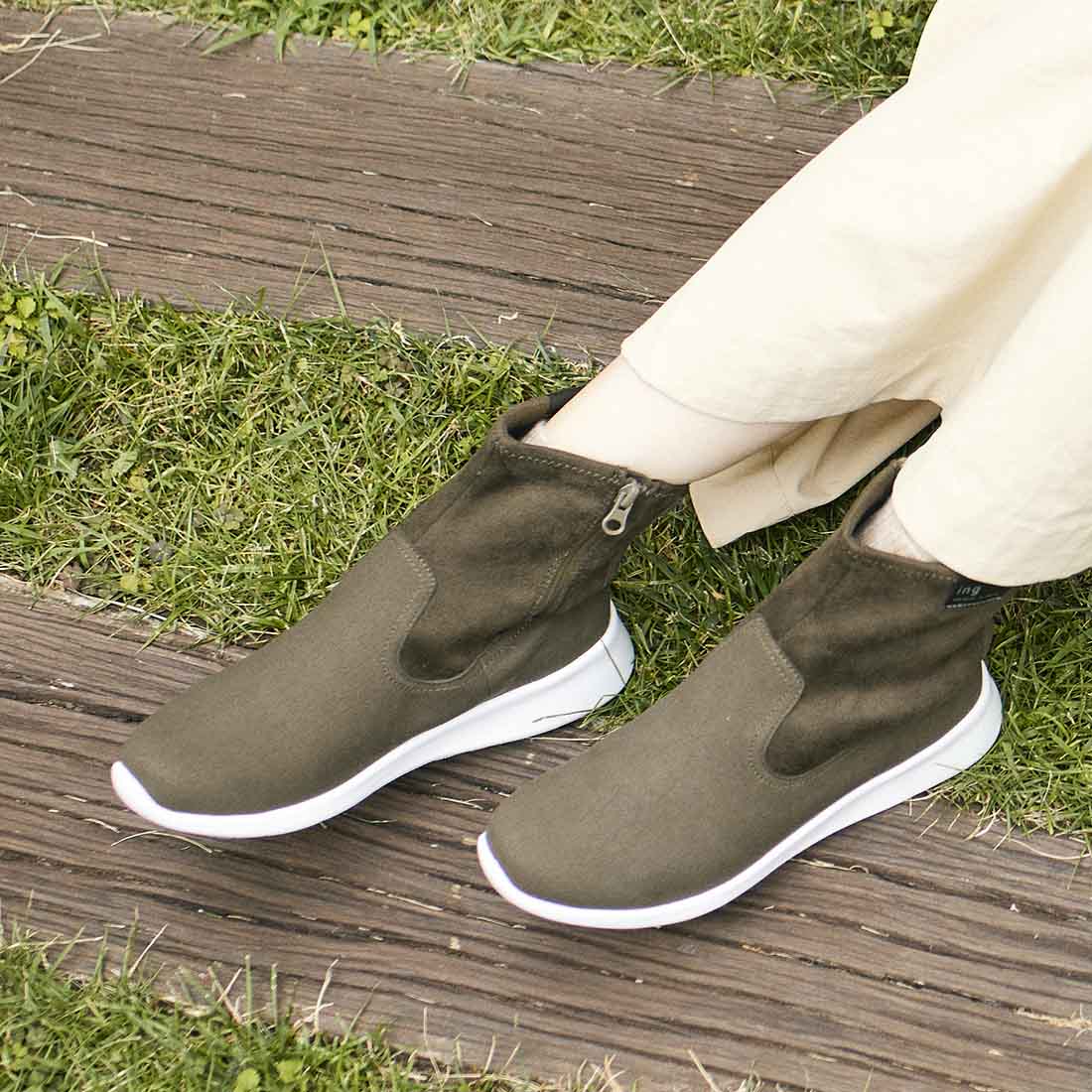 [Rain and snow compatible] Stretch sneaker boots