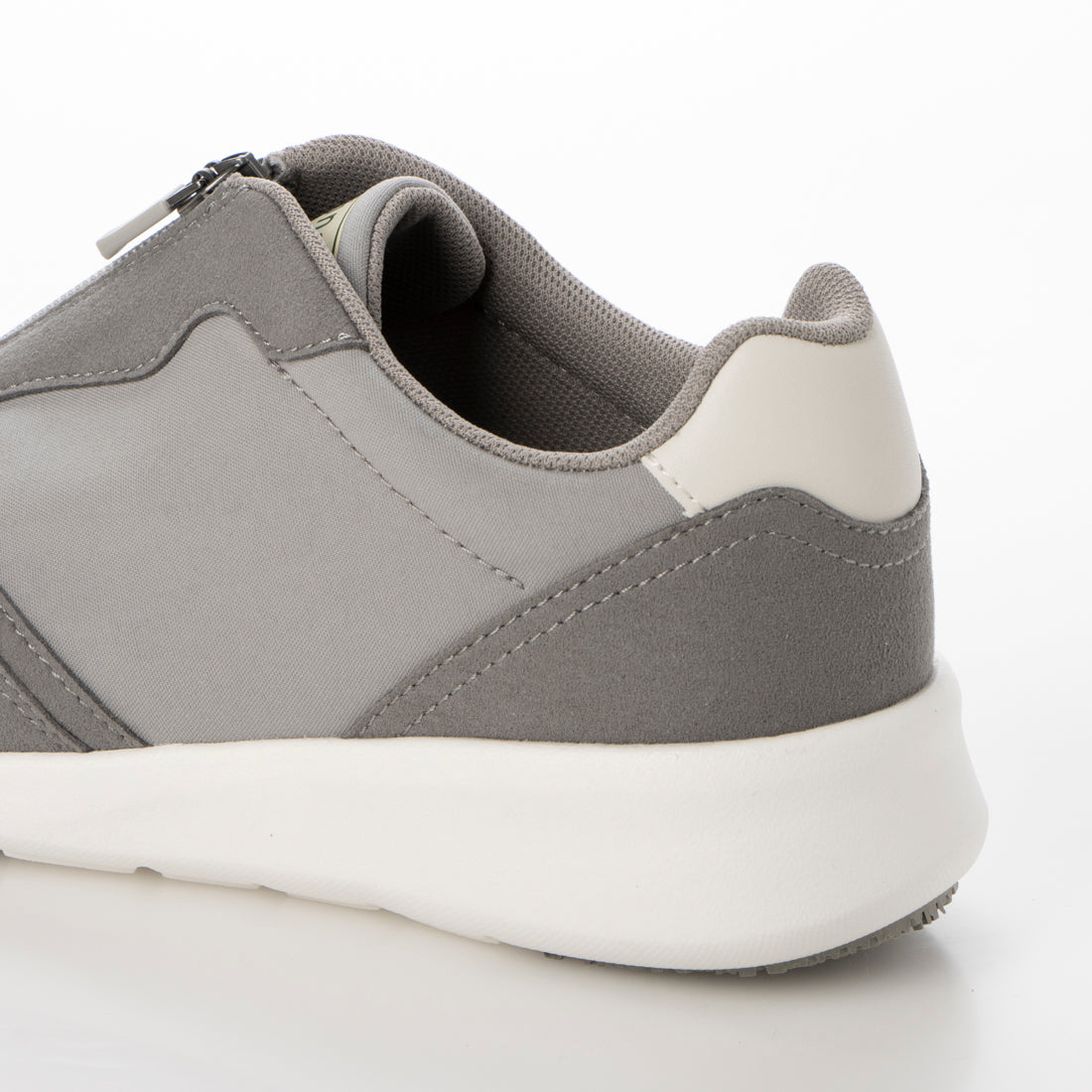 ING All-weather center zipper sneakers