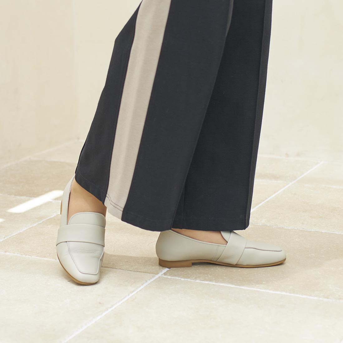 ing [WEB exclusive] Leather belt loafers