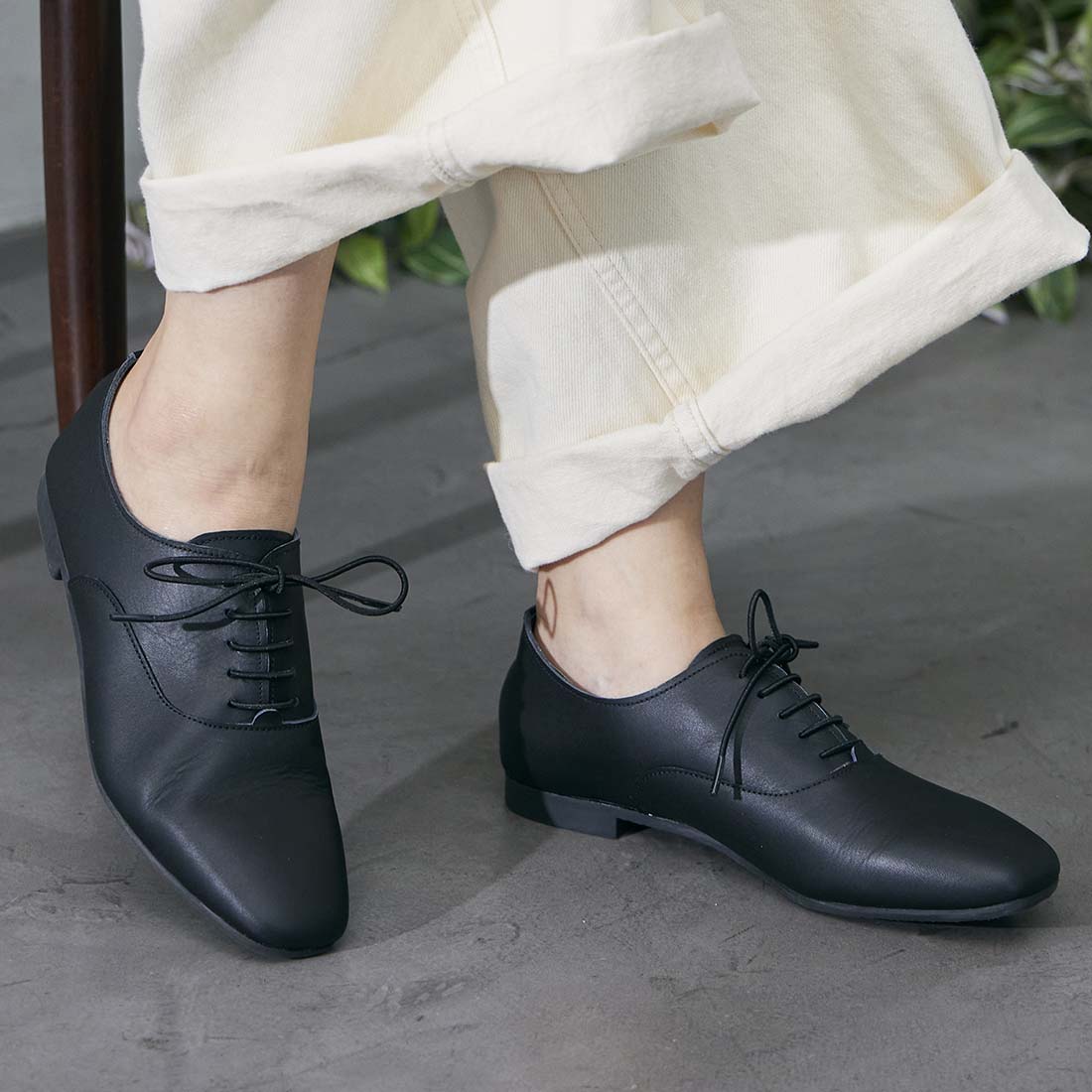 ing [WEB exclusive] Elastic lace-up shoes