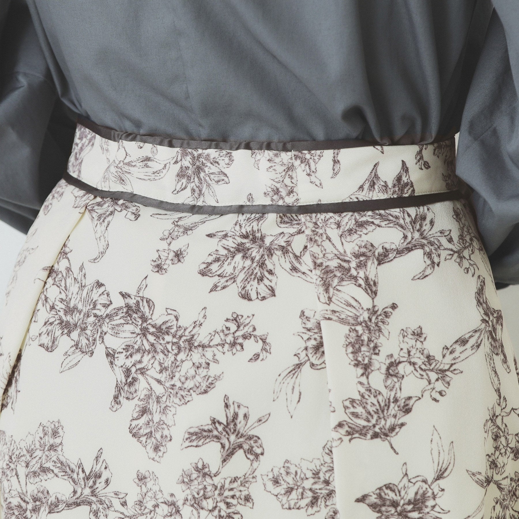 インデックス index フラワープリントバイカラーフレアスカート【洗濯機可・イージーアイロン】 （アイボリー(104)） アイボリー(104)