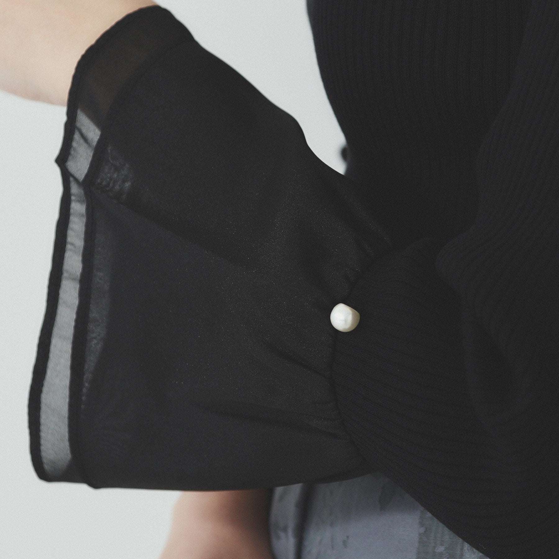 インデックス index リブオーガンフレアスリーブニット【洗濯機可】 （ブラック(019)） ブラック(019)