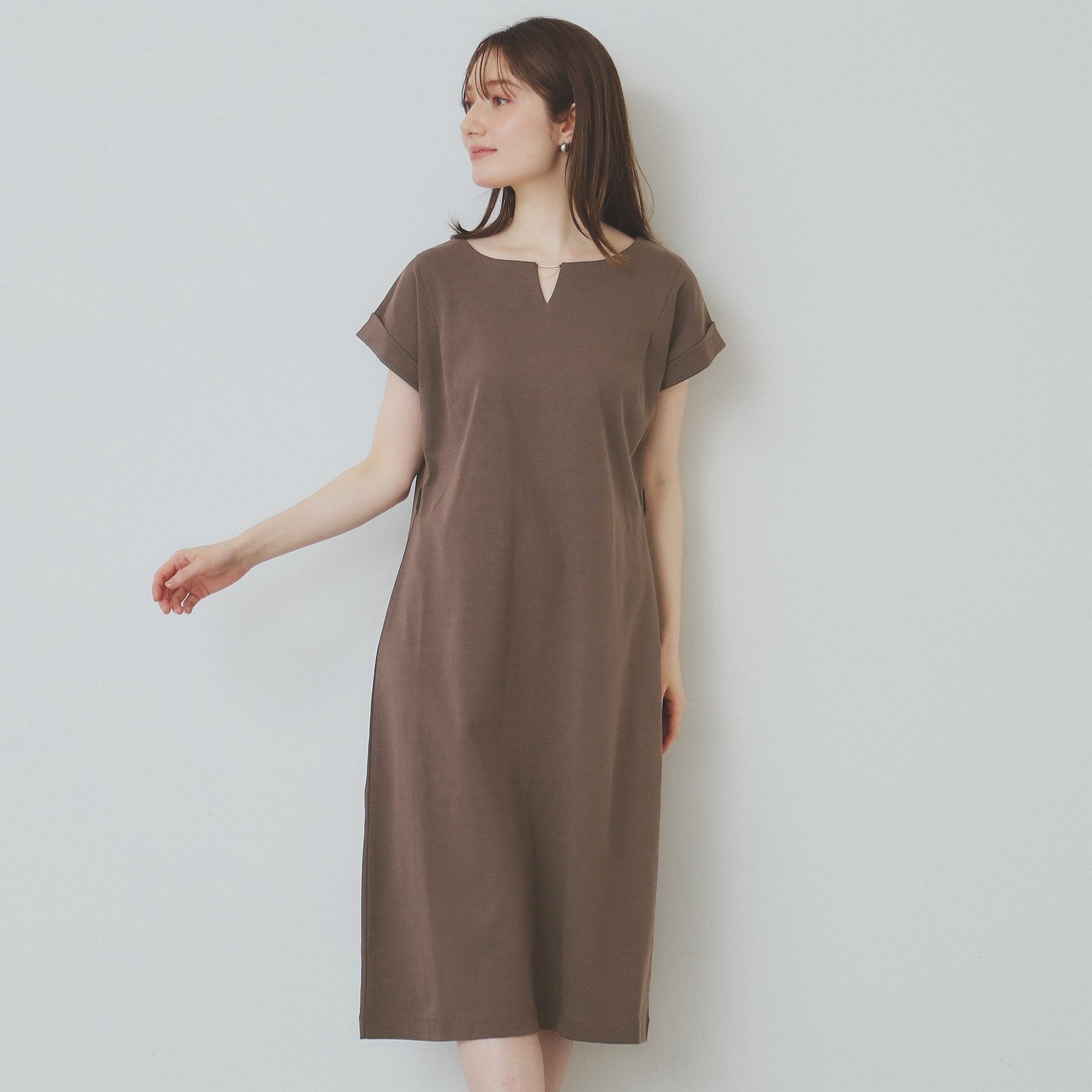 インデックス index 《5color/XS-3Lsize》Iラインシルエットワンピース【洗濯機洗い可/UVケア/接触冷感】 （ブラウン(844)） ブラウン(844)
